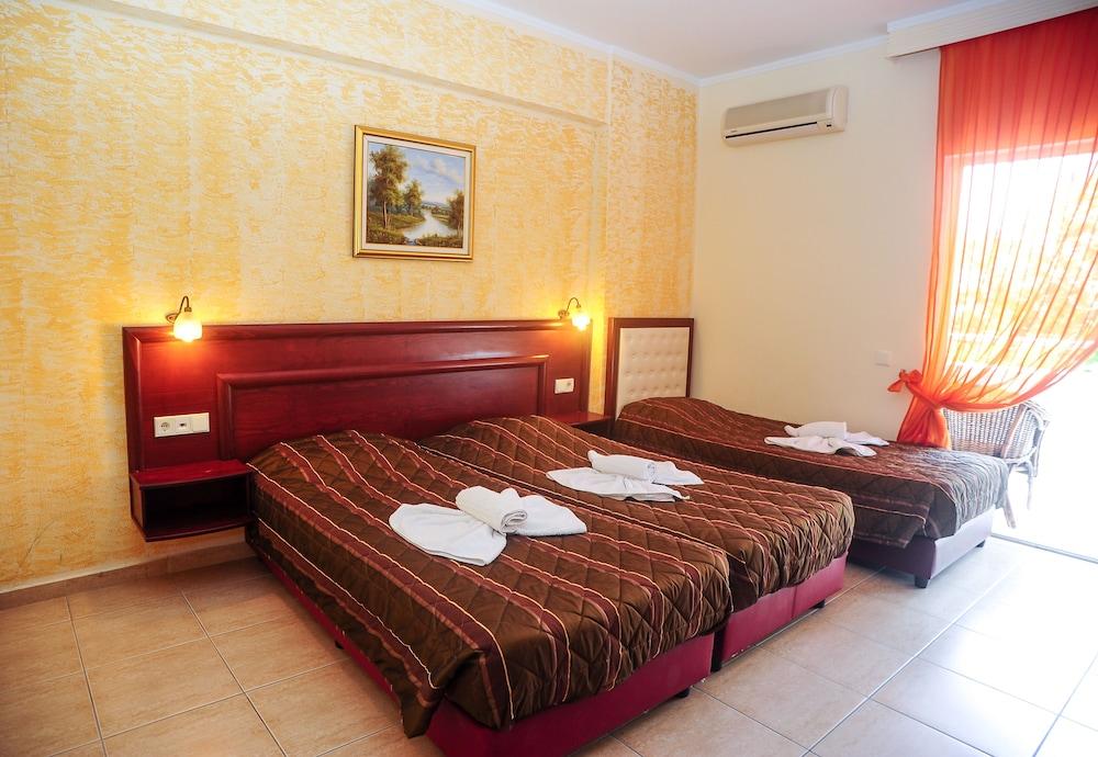 Tropical Aparthotel Hanioti Exterior photo